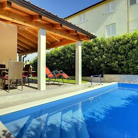 Charmante Mit Privatem Pool Nur 1 Km Bis Zum Strand