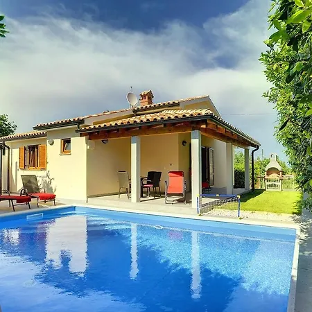 Charmante Mit Privatem Pool Nur 1 Km Bis Zum Strand *